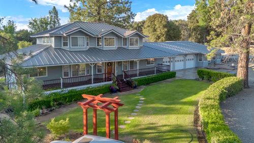 50711 Road 426, Oakhurst, CA, 93644-9326 | Card Image