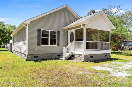 233 Ne 70th St, Oak Island, NC, 28465-4436 | Card Image