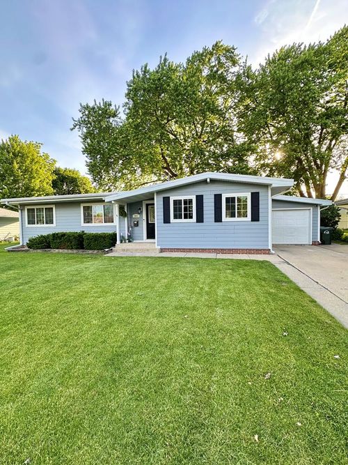 1042 North 25th Street, Fort Dodge, IA, 50501 | Card Image
