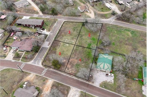 601 M L K Dr, Elgin, TX, 78621-3430 | Card Image