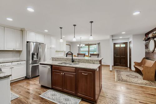 10439 Thrush St Nw, Coon Rapids, MN, 55433-4654 | Card Image