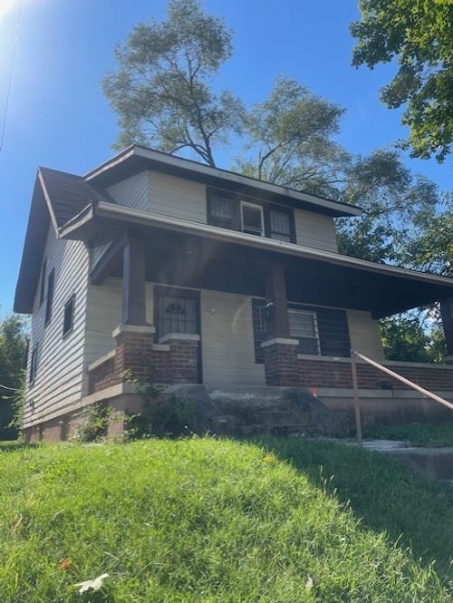 52 Fernwood Ave, Dayton, OH, 45405-2615 | Card Image
