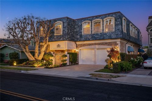 3492 Gilbert Dr, Huntington Beach, CA, 92649-2824 | Card Image