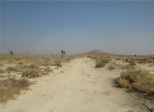 0 430-040-23-00-4 Ericka Avenue, Mojave, CA, 93501 | Card Image