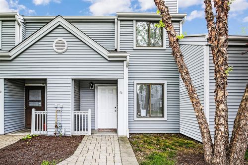 52 Offshore Dr, Mohegan Lake, NY, 10547-1221 | Card Image