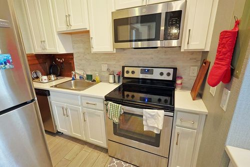 unit-301-16 Balmoral St, Andover, MA, 01810-3054 | Card Image