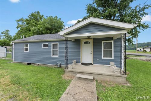 301 State St, Chaffee, MO, 63740-8197 | Card Image
