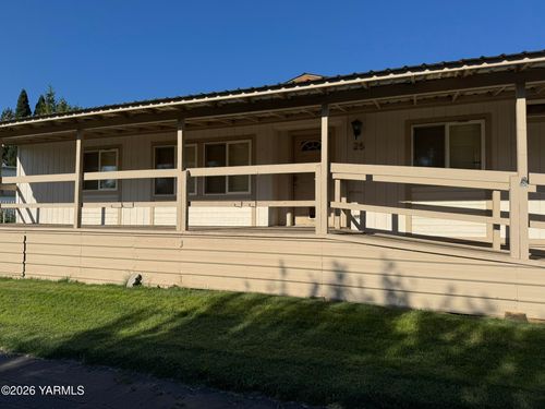 811 2nd Ave, Zillah, WA, 98953-4300 | Card Image