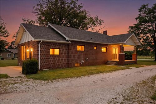 5740 Cr 5000, Cherryvale, KS, 67335-8943 | Card Image