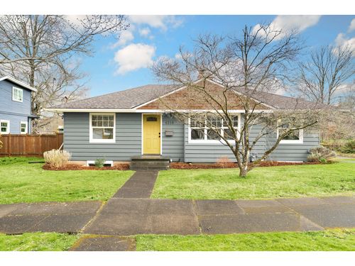 4216 Ne 63rd Ave, Portland, OR, 97218 | Card Image