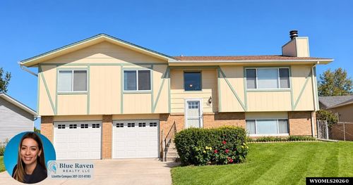 2054 W Basin Ct, Wheatland, WY, 82201-3031 | Card Image