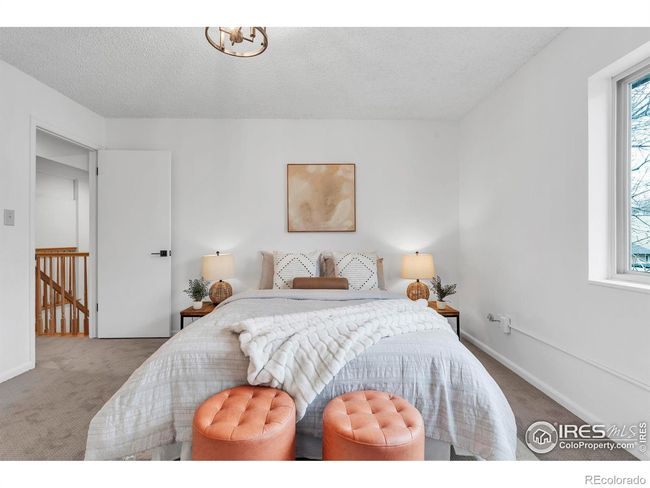Large primary bedroom | Image 19