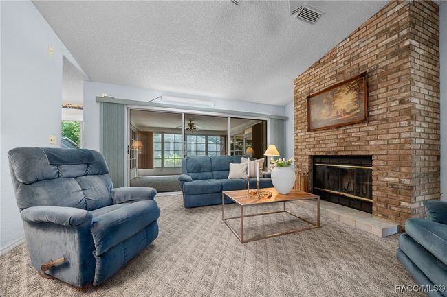 Living Room | Image 37