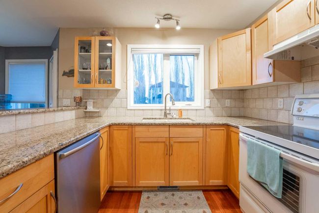 19 Fairmont Gate S, House other with 3 bedrooms, 4 bathrooms and 4 parking in Lethbridge AB | Image 9