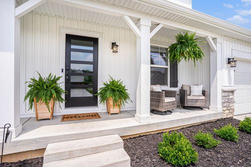 7535 Rivertrail Ct, Zeeland, MI, 49464-9086 | Card Image