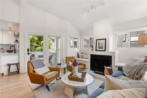 617 Acacia Ave, Corona del Mar, CA, 92625-1981 | Card Image