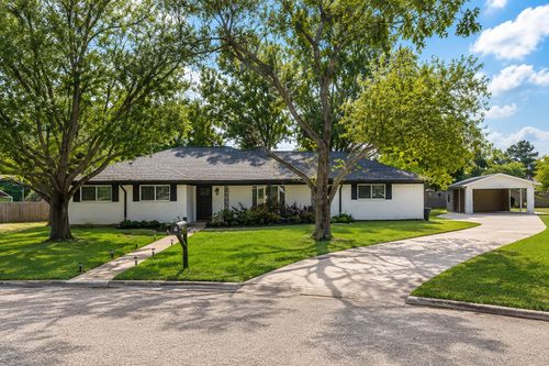 112 Royal Ln, Commerce, TX, 75428-3834 | Card Image