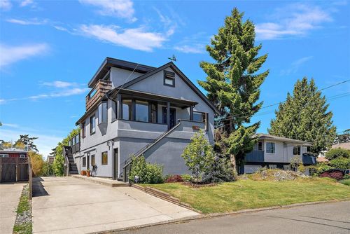 474 Foster St, Esquimalt, BC, V9A6R7 | Card Image