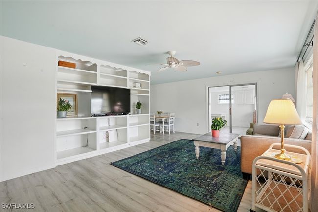 Living area f | Image 5