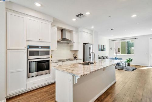 571 Apricot Way, San Jose, CA, 95133-2791 | Card Image