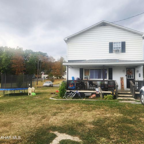 721 Burns Ave, Altoona, PA, 16601-9125 | Card Image