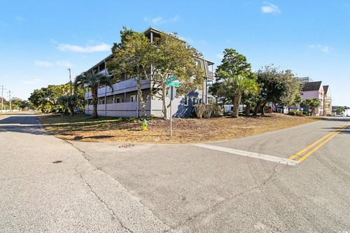201-210 28th Ave S, Myrtle Beach, SC, 29577-4842 | Card Image