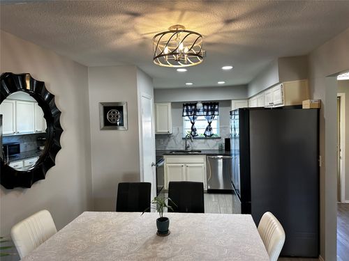 33-1 E Mountain Ln, Grand Prairie, TX, 75052-5975 | Card Image