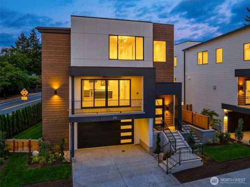 138 8th Ln, Kirkland, WA, 98033 | Card Image