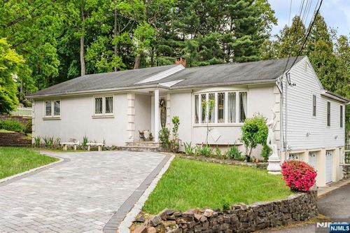 210 Alps Rd, Wayne, NJ, 07470-6027 | Card Image