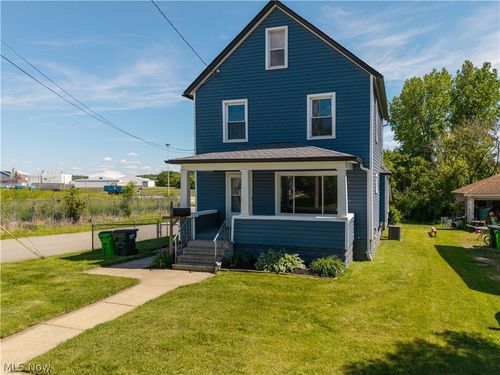 964 Northview Ave, Barberton, OH, 44203-7109 | Card Image