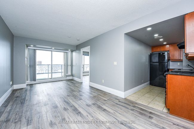 1407 - 220 Forum Dr, Condo with 2 bedrooms, 2 bathrooms and 1 parking in Mississauga ON | Image 11