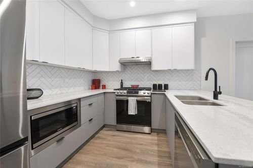 206-1114 Samar Cres, Langford, BC, V9B7C5 | Card Image