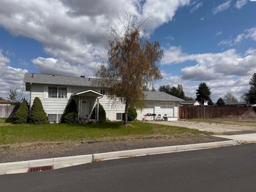 440 E Birch St, Connell, WA, 99326 | Card Image