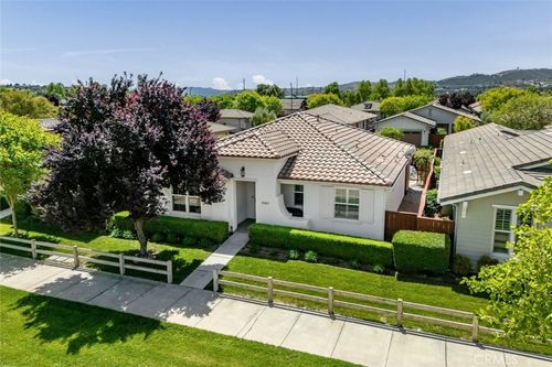 2563 Clubhouse Dr, Paso Robles, CA, 93446-7130 | Card Image