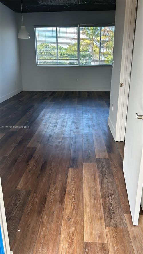 12-141 Nw 16th Ave, Miami, FL, 33125-5516 | Card Image