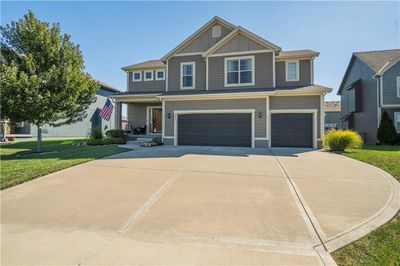 1813 Ne Riley Drive, House other with 5 bedrooms, 3 bathrooms and null parking in Lee's Summit MO | Image 1