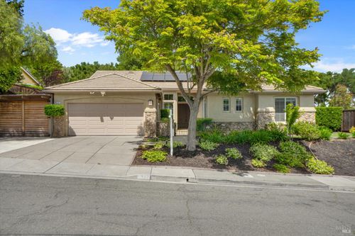 487 Gray Court, Benicia, CA, 94510 | Card Image