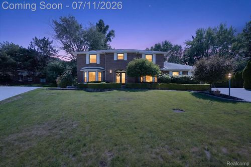 3115 Glengrove Dr, Rochester Hills, MI, 48309-2736 | Card Image