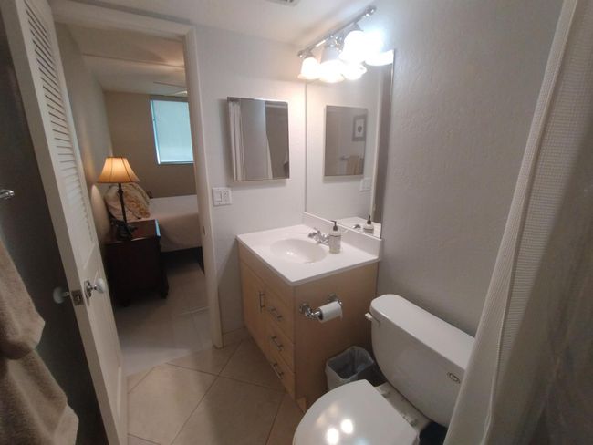 APT-218B - 4502 N Federal Hwy, Condo with 2 bedrooms, 2 bathrooms and null parking in Lighthouse Point FL | Image 16