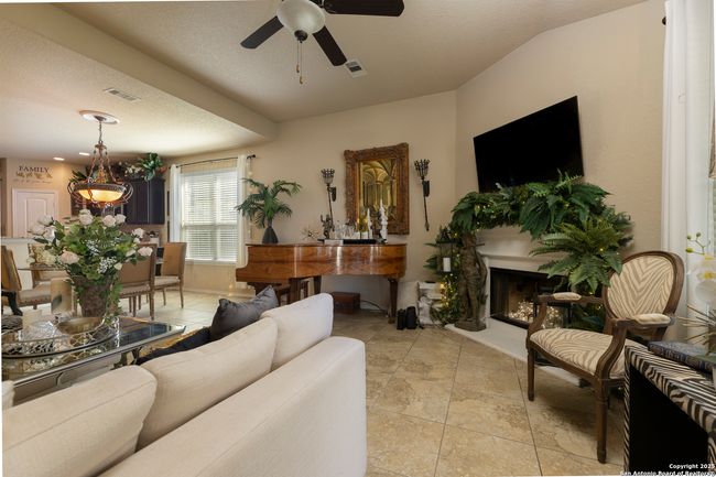 608 Saddlehorn Way, House other with 4 bedrooms, 3 bathrooms and null parking in Cibolo TX | Image 14
