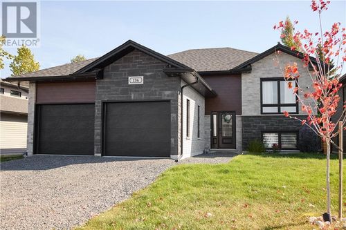 136 Hollybrook Cres, Azilda, ON, P0M1B0 | Card Image