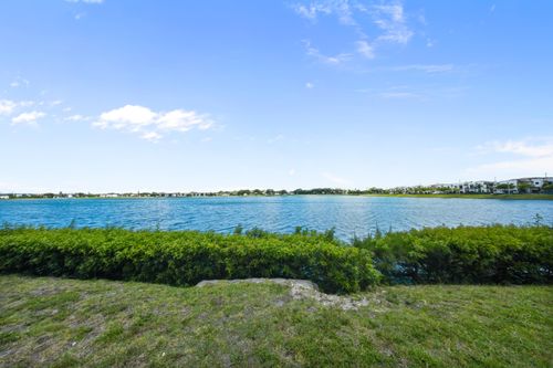 109-6-20860 San Simeon Way, Miami, FL, 33179 | Card Image