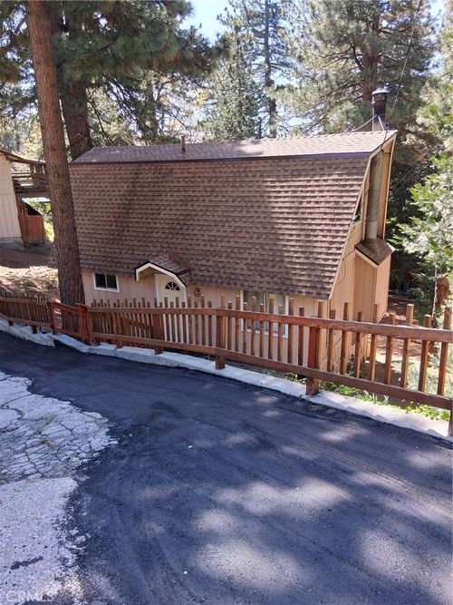 31103 All View Dr, Running Springs, CA, 92382-7411 | Card Image