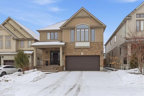 39 Deer Creek St, Kitchener, ON, N2A0E7 | Card Image