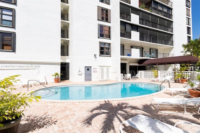 APT-5B - 77 Crandon Blvd, Condo with 1 bedrooms, 2 bathrooms and null parking in Key Biscayne FL | Image 40