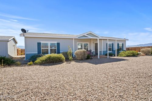 6015 W Collins Dr, Golden Valley, AZ, 86413-8464 | Card Image