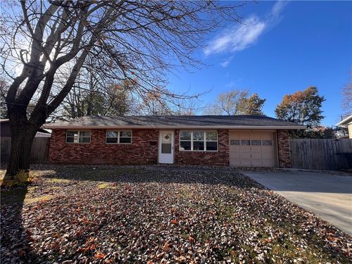 710 Hinshaw Dr, Springdale, AR, 72762-2924 | Card Image