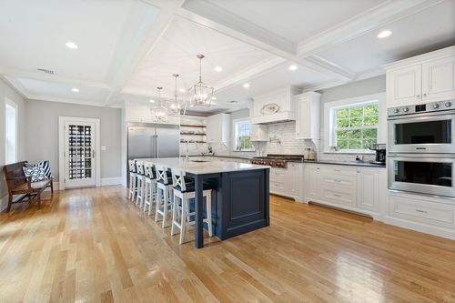205 Sohier St, Cohasset, MA, 02025-1378 | Card Image