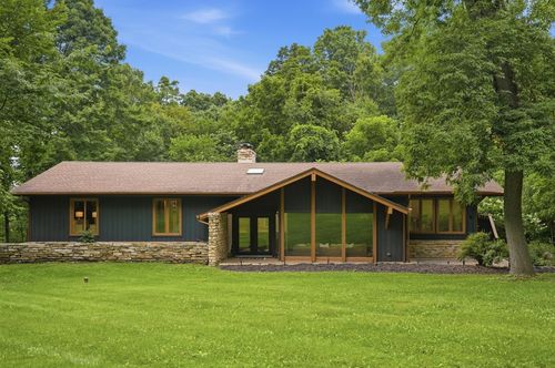 W3552 Wildwood Dr, Lake Geneva, WI, 53147-3565 | Card Image