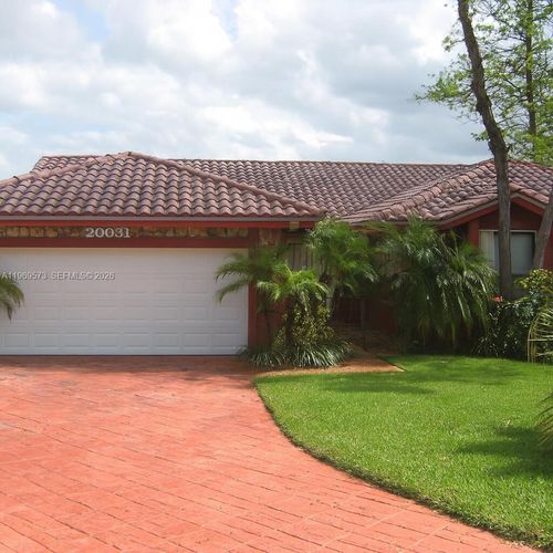 20031 Nw 63rd Ave, Hialeah, FL, 33015 | Card Image
